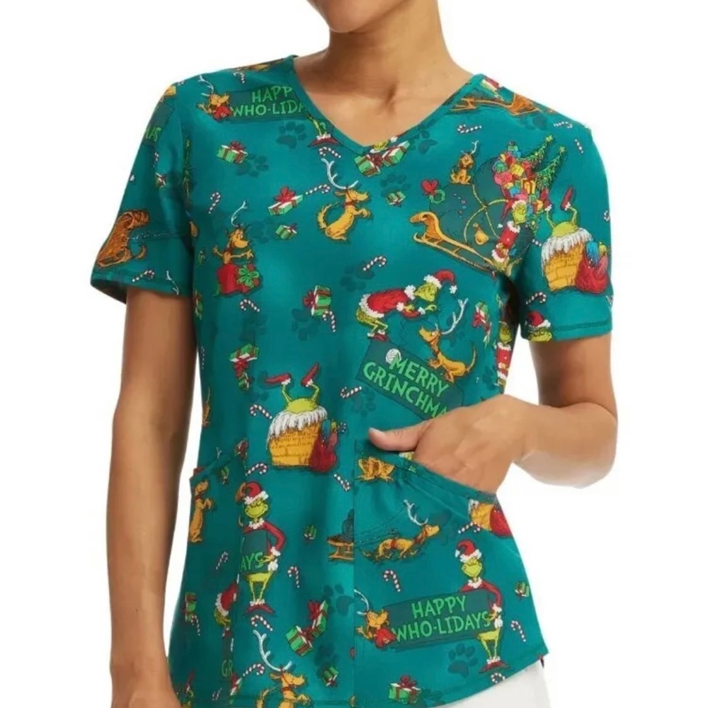 Dr Seuss size Medium Grinch Night before Before Christmas Print Scrub Top. NWT.